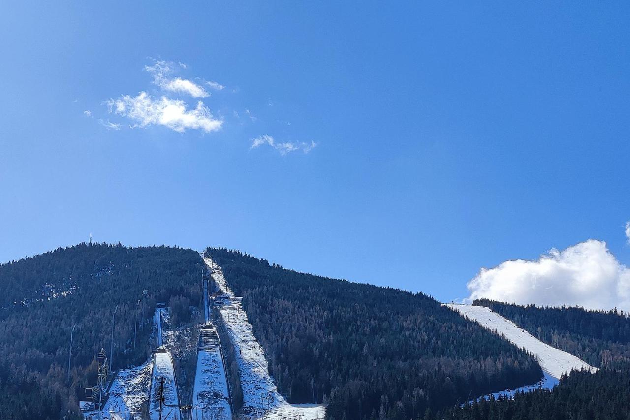 Enjoyharrachov - Atraktivni Slunne Studio Certovka V Centru Harrachova S Garazovym Parkovanim, Wifi-Wlan, Sat, Herni Konzoli, Netflix Zdarma A Nejkrasnejsim Vyhledem Na Certovu Horu S Arealem Skokanskych Mustku A Sjezdovku Eksteriør bilde