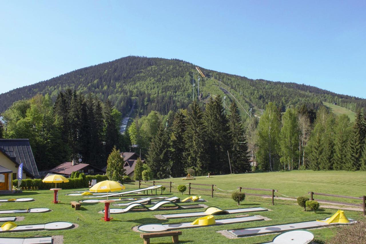 Enjoyharrachov - Atraktivni Slunne Studio Certovka V Centru Harrachova S Garazovym Parkovanim, Wifi-Wlan, Sat, Herni Konzoli, Netflix Zdarma A Nejkrasnejsim Vyhledem Na Certovu Horu S Arealem Skokanskych Mustku A Sjezdovku Eksteriør bilde